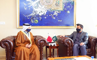 المساعد الخاص لرئيس الوزراء الباكستاني يجتمع مع سفير دولة قطر