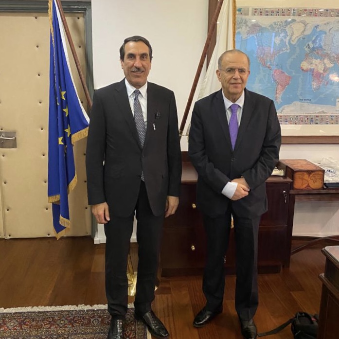 وزير الشؤون الخارجية القبرصي يجتمع مع سفير دولة قطر 