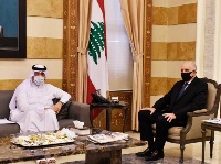 وزير الداخلية والبلديات اللبناني يجتمع مع سفير دولة قطر