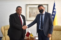 رئيس مجلس وزراء فيدرالية البوسنة والهرسك يجتمع مع سفير قطر