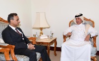 وزير الدولة للشؤون الخارجية يجتمع مع سفير المملكة المتحدة 