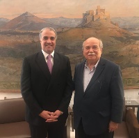 رئيس البرلمان اليوناني يجتمع مع سفير دولة قطر