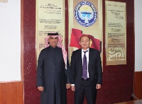 وزير الصحة بالجمهورية القيرغيزية يجتمع مع سفير دولة قطر 