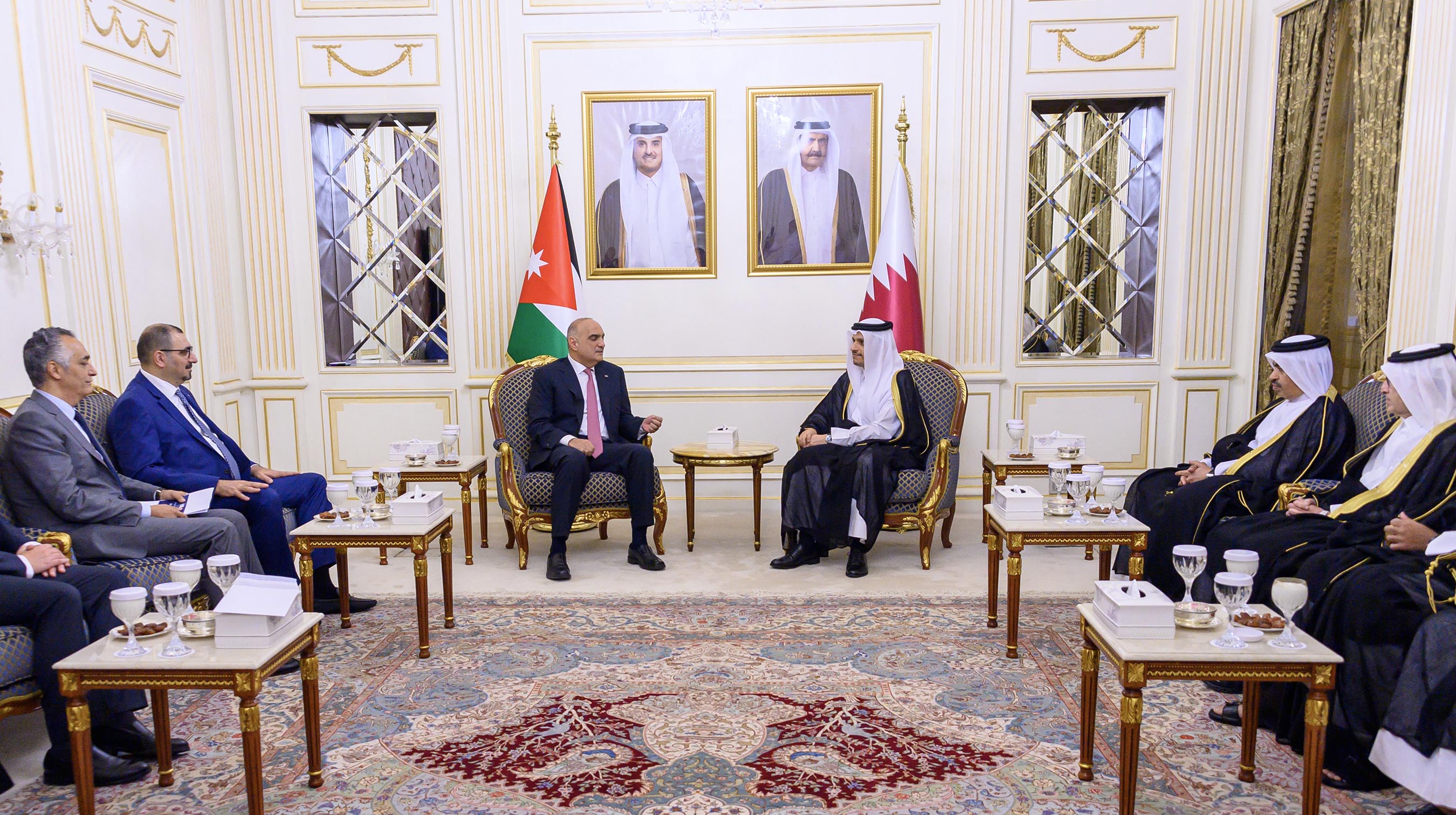 Prime Minister and Minister of Foreign Affairs , Jordanian PM Hold Official Talks Session, Bilateral Meeting