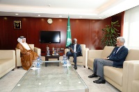 رئيس مفوضية الاتحاد الأفريقي يجتمع مع سفير دولة قطر 