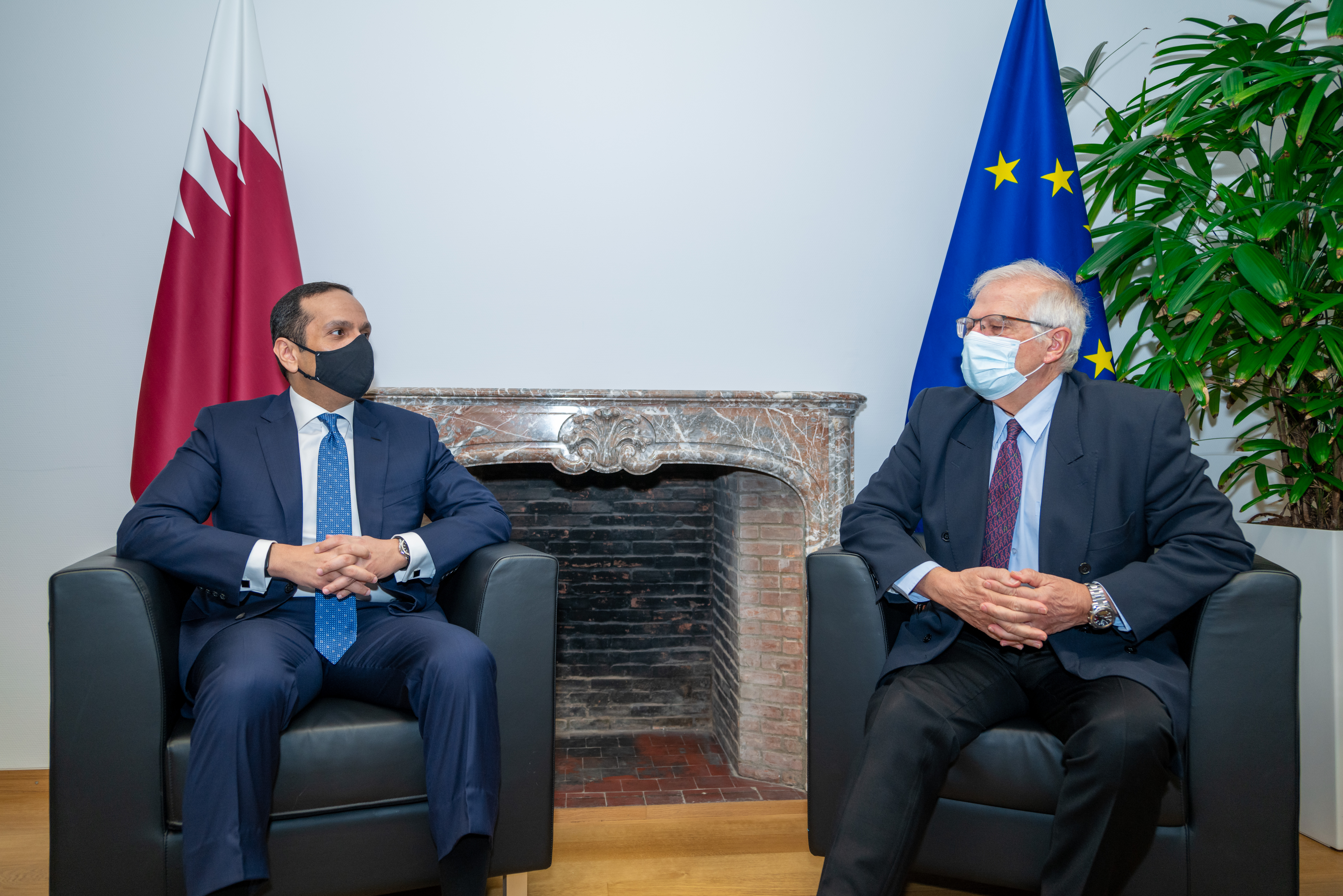 نائب رئيس مجلس الوزراء وزير الخارجية يجتمع مع الممثل السامي للاتحاد الأوروبي للشؤون الخارجية والسياسة الأمنية
