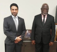 وزير الدولة للشؤون البحرية في كوت ديفوار يجتمع مع سفير قطر