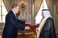 أمير إمارة موناكو يتسلم أوراق اعتماد سفير دولة قطر