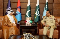 رئيس هيئة الأركان المشتركة في باكستان يجتمع مع سفير دولة قطر