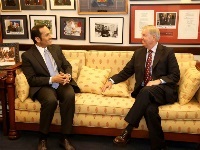 Foreign Minister Meets U.S. Congress Members