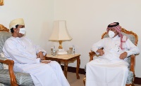 وزير الدولة للشؤون الخارجية يجتمع مع سفير سلطنة عمان