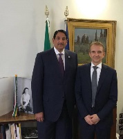 مسؤول إيطالي يجتمع مع سفير قطر