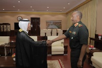 رئيس مجلس السيادة بجمهورية السودان يستقبل سفير دولة قطر
