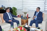 وزير الطاقة والمعادن والبيئة المغربي يجتمع مع سفير دولة قطر 