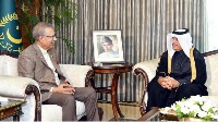 Pakistani President Meets Qatar's Ambassador
