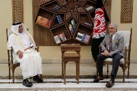 رئيس المجلس الأعلى للمصالحة الوطنية ومسؤولون أفغان يجتمعون مع المبعوث الخاص لوزير الخارجية