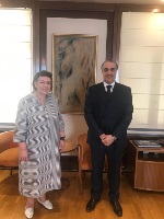 وزيرة الثقافة والرياضة اليونانية تجتمع مع سفير دولة قطر