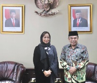 وزير الشؤون الدينية الإندونيسي يجتمع مع سفير قطر