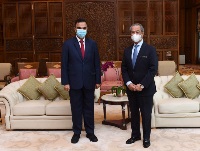 Malaysian Prime Minister Meets Qatar's Ambassador