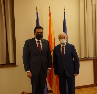 رئيس برلمان جمهورية مقدونيا الشمالية يجتمع مع القائم بالأعمال القطري