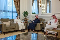 نائب رئيس مجلس الوزراء وزير الخارجية يجتمع مع الأمين العام لمجلس التعاون الخليجي