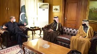 وزيرا الخارجية والداخلية وقائد أركان الجيش بباكستان يجتمعون مع المبعوث الخاص لوزير الخارجية