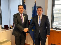 وزير الهجرة واللجوء اليوناني يجتمع مع سفير دولة قطر