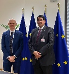 كبير مستشاري السياسة الخارجية لدى رئيس المجلس الأوروبي يجتمع مع سفير دولة قطر 