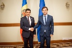 نائب رئيس الوزراء في مولدوفا يجتمع مع القائم بالأعمال القطري