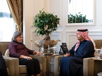 نائب رئيس مجلس الوزراء وزير الخارجية يجتمع مع وكيلة وزارة الخارجية الأمريكية للشؤون السياسية