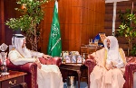 وزير الشؤون الإسلامية والدعوة والإرشاد السعودي يجتمع مع سفير دولة قطر