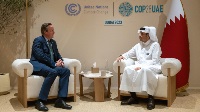 رئيس مجلس الوزراء وزير الخارجية يجتمع مع وزير الخارجية البريطاني