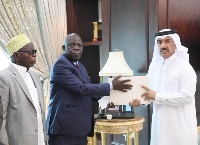 HH the Amir Receives Written Message from President of Uganda