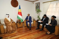 Vice President of Seychelles Meets Qatar's Ambassador 