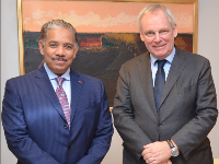 الأمين العام لوزارة الخارجية البلجيكية يجتمع مع سفير دولة قطر