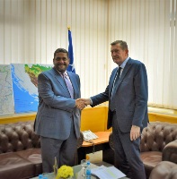 وزير الاتصالات في البوسنة والهرسك يجتمع مع سفير قطر 