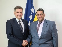 رئيس وزراء البوسنة والهرسك يجتمع مع سفير دولة قطر