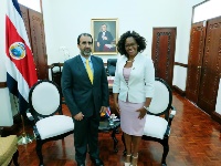النائب الأول لرئيس جمهورية كوستاريكا تجتمع مع سفير دولة قطر
