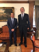 مدير إدارة المراسم بوزارة الخارجية التشيلية يجتمع مع سفير دولة قطر 