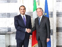 نائب رئيس مجلس الوزراء وزير الخارجية يجتمع مع وزير الخارجية الإيطالي