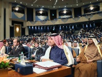 نائب رئيس مجلس الوزراء وزير الخارجية يعلن عن قروض واستثمارات قطرية بمليار دولار لإعادة إعمار العراق