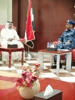 وزير الداخلية السوداني يجتمع مع سفير دولة قطر 