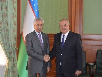 وزير الدولة للشؤون الخارجية يجتمع مع وزير خارجية أوزبكستان