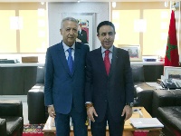 وزير السياحة والنقل الجوي والصناعة التقليدية المغربي يجتمع مع سفير دولة قطر