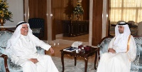 وزير شؤون الديوان الأميري الكويتي يجتمع مع سفير دولة قطر