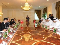 Foreign Minister Meets Chinese Counterpart